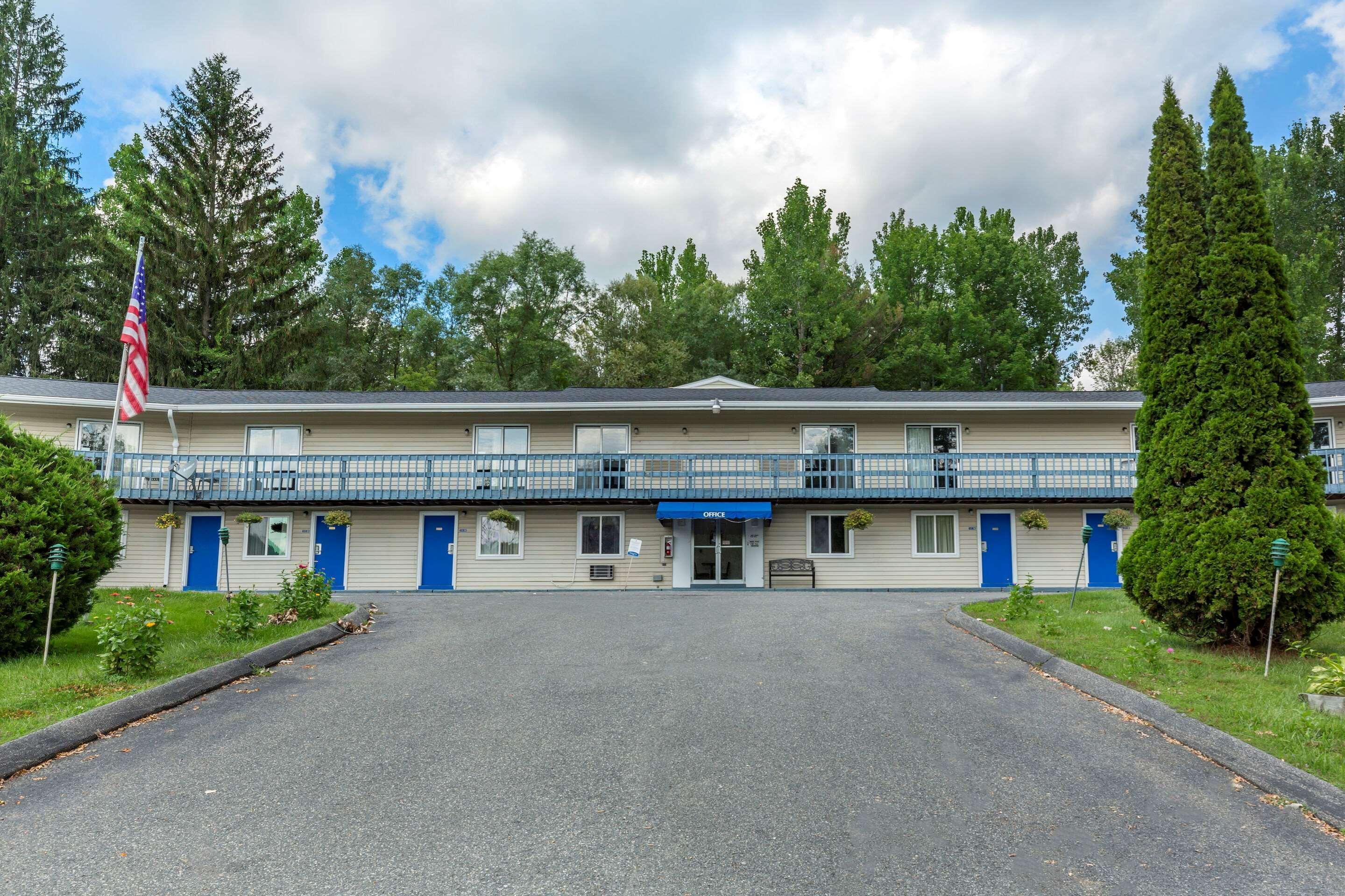 Econo Lodge Lee - Great Barrington Exterior foto