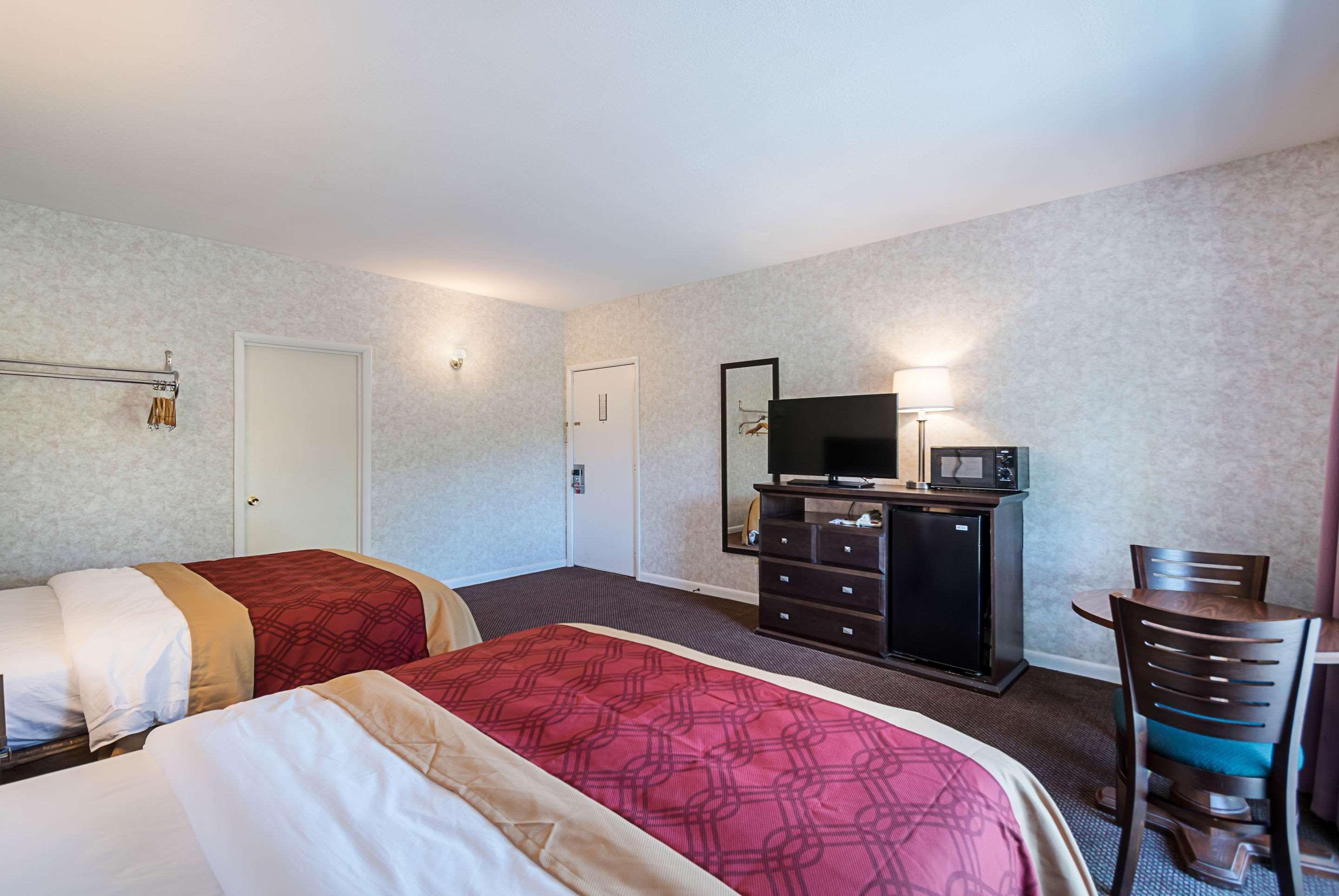 Econo Lodge Lee - Great Barrington Exterior foto